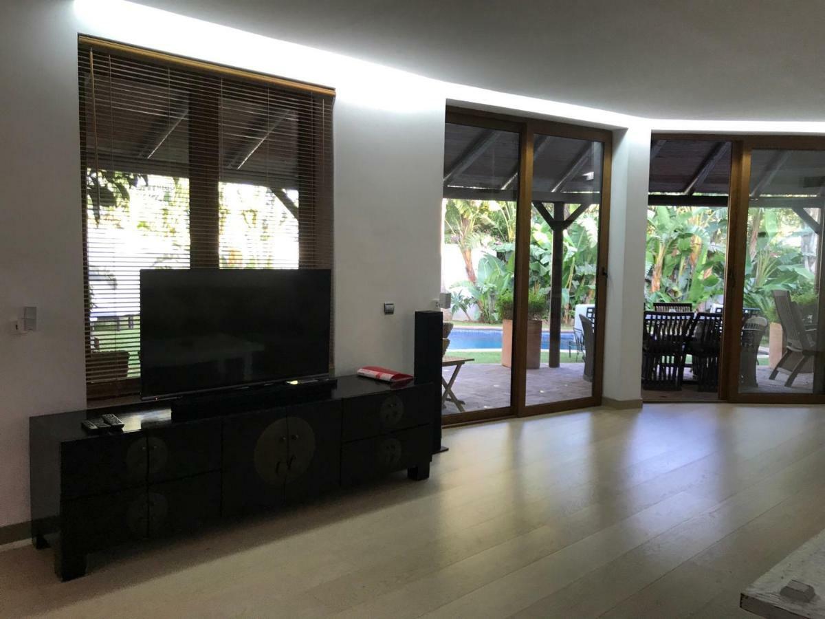 Villa With Heated Pool And Jacuzzi Close To Puerto Banus And Beach Estepona Luaran gambar